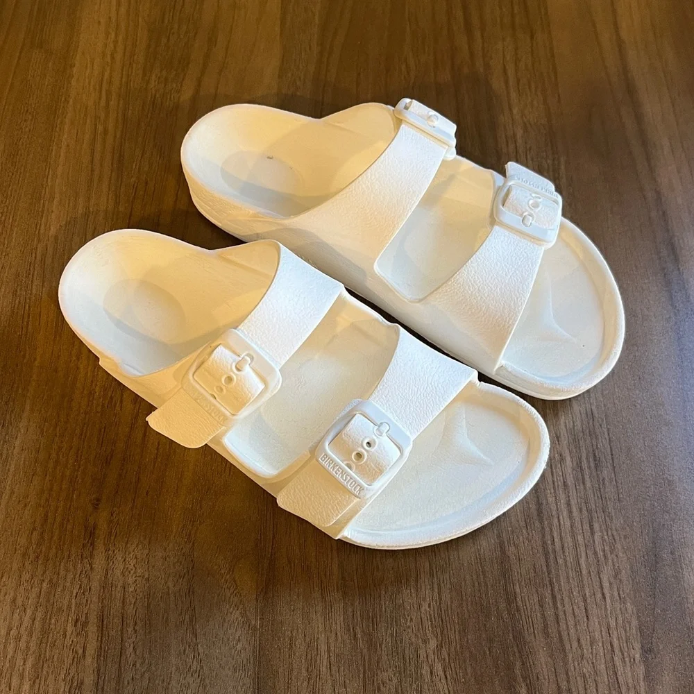 Birkenstock White Arizona EVA Sandals Big Kids US Size 1-1.5 EU Size 32